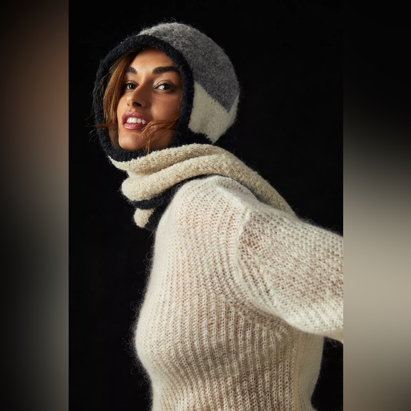 New🌟Anthropologie-Graphic Hood Scarf